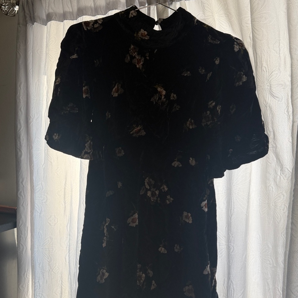 Floral Black Velvet Dress - Picture 6 of 6